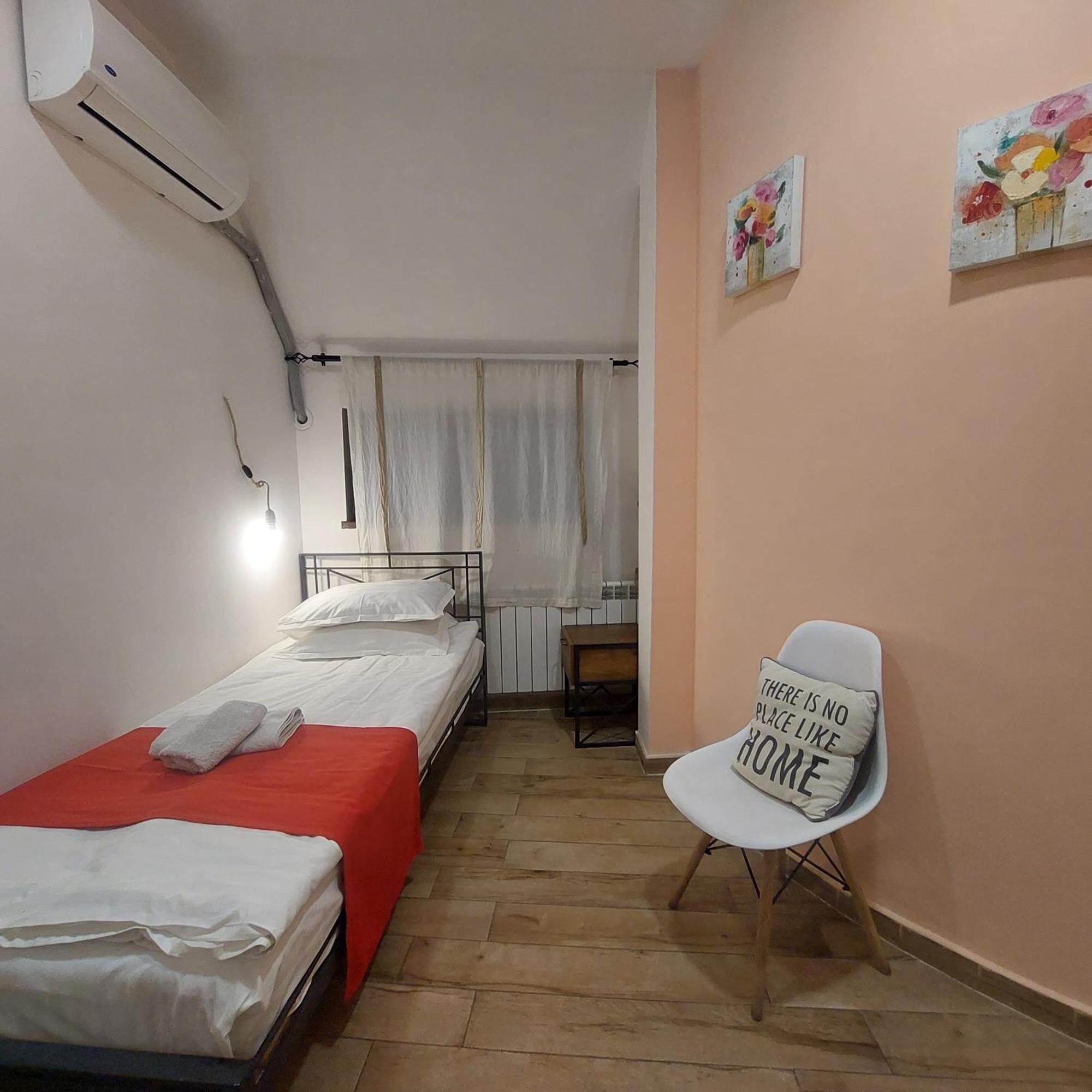 Blur Inn Gallery Erevan Esterno foto