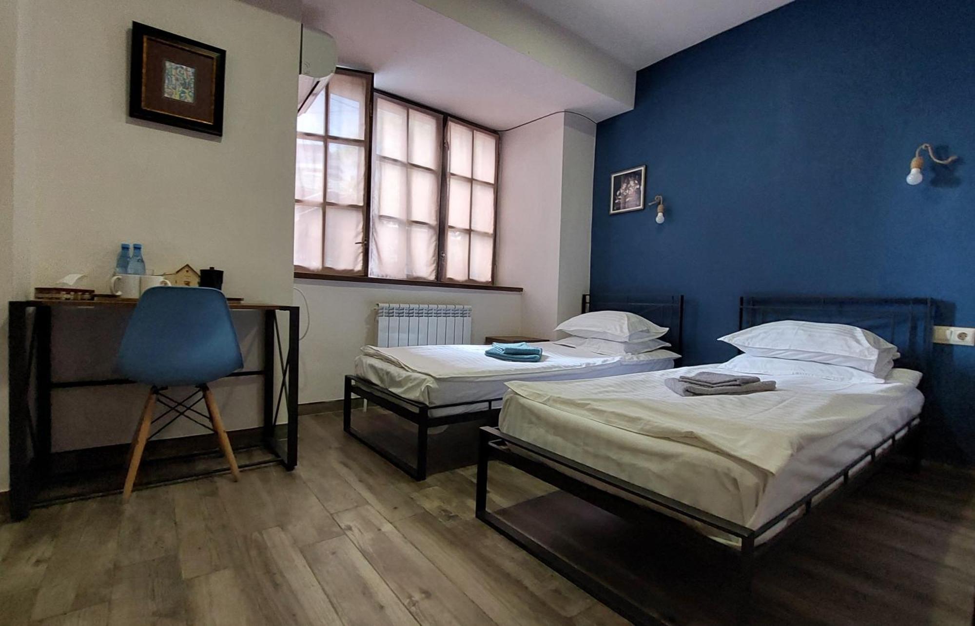 Blur Inn Gallery Erevan Esterno foto
